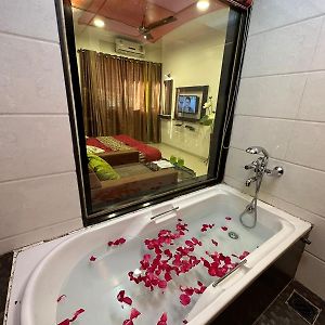 Deluxe Suite Spa Bath